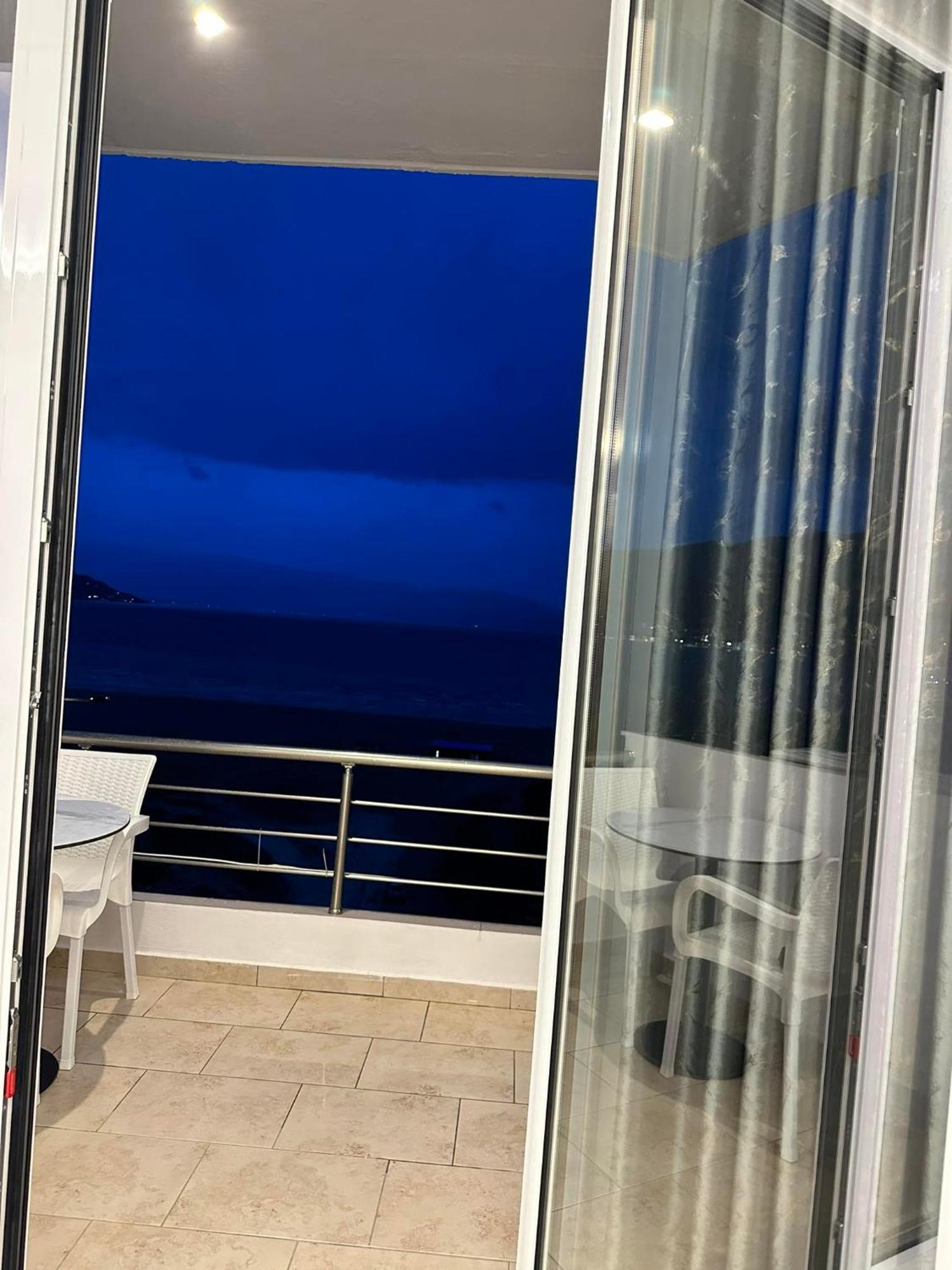 Sea View Apartment Luxury Vlorë 외부 사진