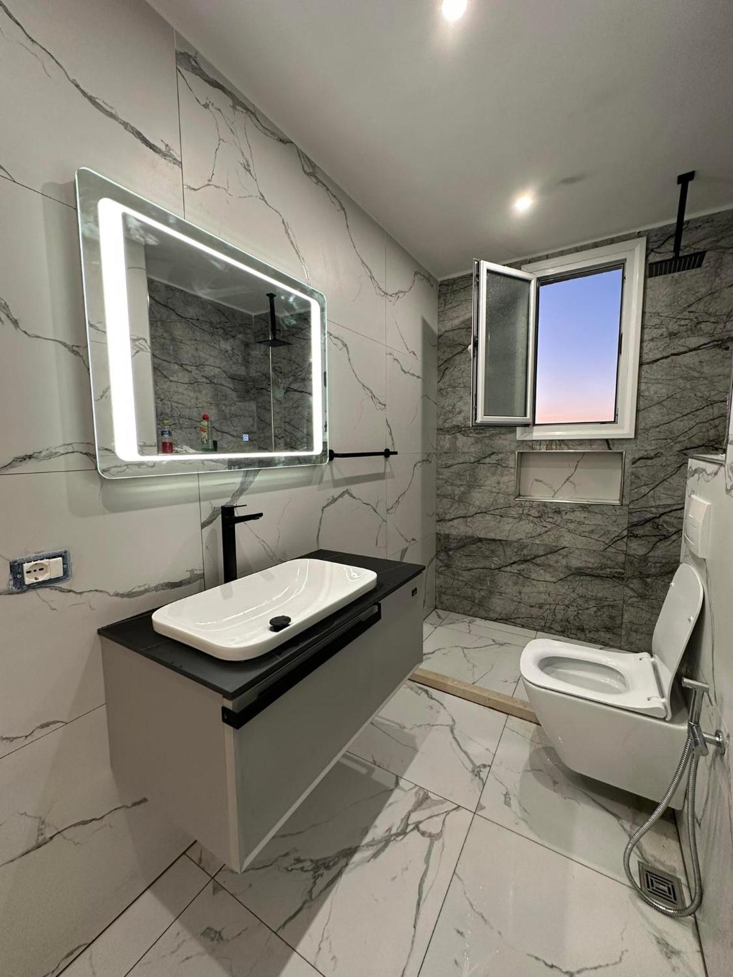 Sea View Apartment Luxury Vlorë 외부 사진